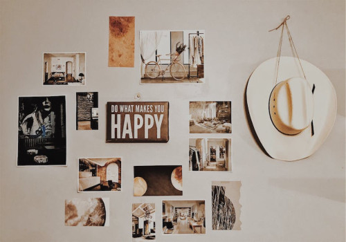 Wat hang je aan de muur in woonkamer?