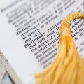 Tautologie: uitleg en herkenbare voorbeelden