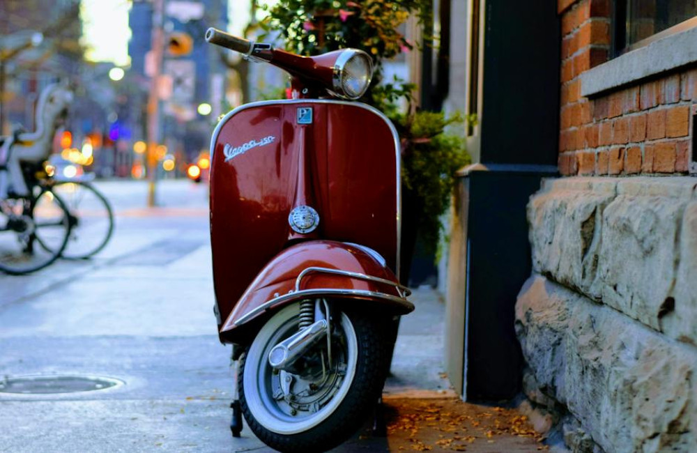 De impact van weersomstandigheden op scooteronderhoud