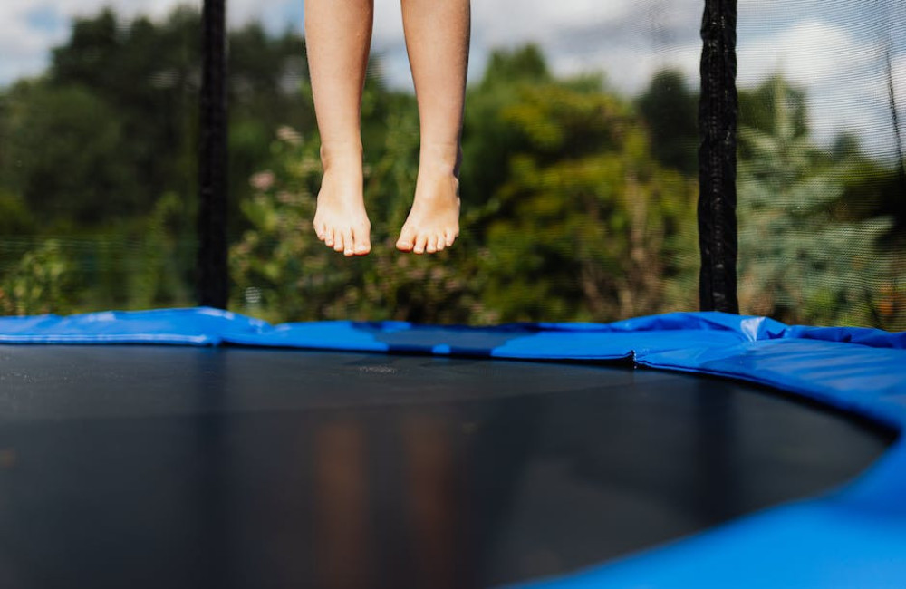 Verschillende soorten trampolines voor in de tuin. Welke past het beste bij jou?