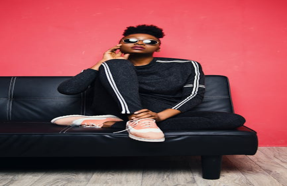 Wat is het adres van Fashioncheque en hoe neem je contact op?